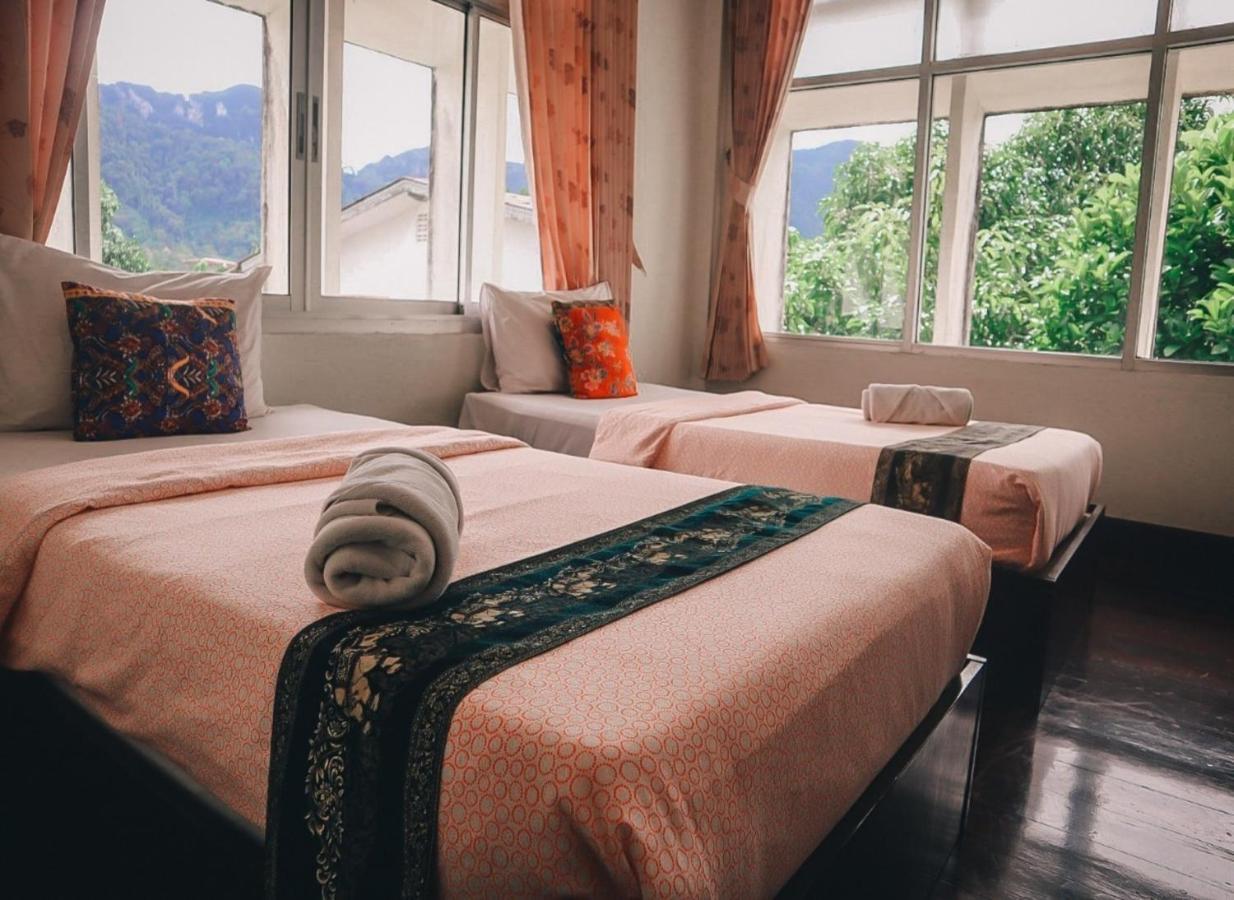 Thaweesuk Heritage Homestay Phang Nga Ngoại thất bức ảnh